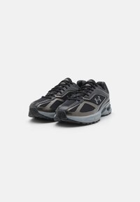 Under Armour APPARITION - Sneakers laag - black/metallic black/castlerock