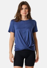 Unselected, it midnight blue