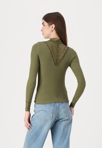 ONLY ONLTILDE HIGH NECK - Longsleeve - winter moss