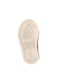 Semelle de chaussure en caoutchouc blanc avec texture antidérapante, perforations pour la respirabilité et motifs en vagues. Affiche le logo de la marque "GEOX" et la taille "24."