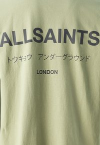 AllSaints UNDERGROUND CREW - Camiseta estampada - sylvan green