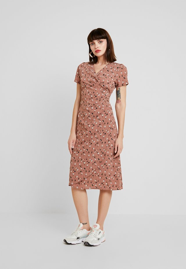 ERINE ANEMONE - Kjole - pink