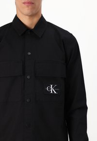 Calvin Klein Jeans CARGO OVERSHIRT - Overhemd - black