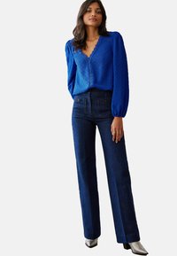 Non selezionato,  blue