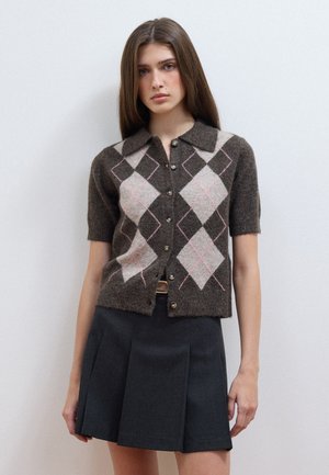 Les Copains, POLO-COLLAR CARDIGAN, REGULAR FIT - Cardigan - beige brown
