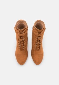 Anna Field Wide Fit Botines de tacón - cognac