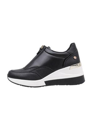 Zapatillas negras con parte superior de cuero texturizado, que cuentan con un cierre de cremallera y una suela de cuña blanca. Los acentos dorados en el talón añaden detalle.