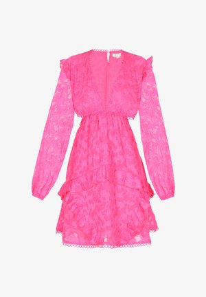 Rövid rózsaszín csipke ruha hosszú ujjakkal, V-nyakkivágással, fodros hemivel és kör alakú díszítésekkel a nyakrészen és a mandzsettákon. Könnyed textúra.