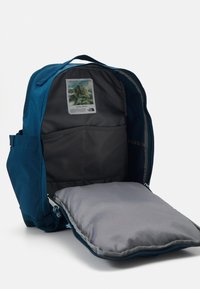 The North Face BERKELEY DAYPACK UNISEX - Hátizsák - midnight petrol/algae blue