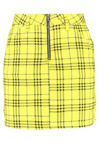 Gul rutigt mini kjol med svarta rutor, utrustad med blixtlås fram, bältesögglor och en figursydd design. Blandning av bomull.