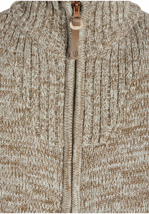 SDPomeroy - Cardigan - dune2