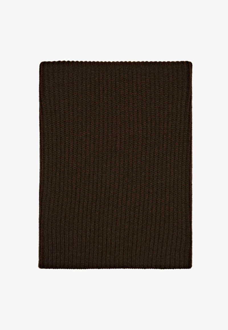 Berretto in maglia marrone con un design a coste testurizzato. Il materiale sembra morbido ed elastico, adatto per essere indossato in clima freddo.