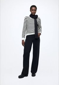 Marc O'Polo DENIM KNIT PULLOVERS, LONGSLEEVE, CREW NECK - Camisola - dark blue_multi_02