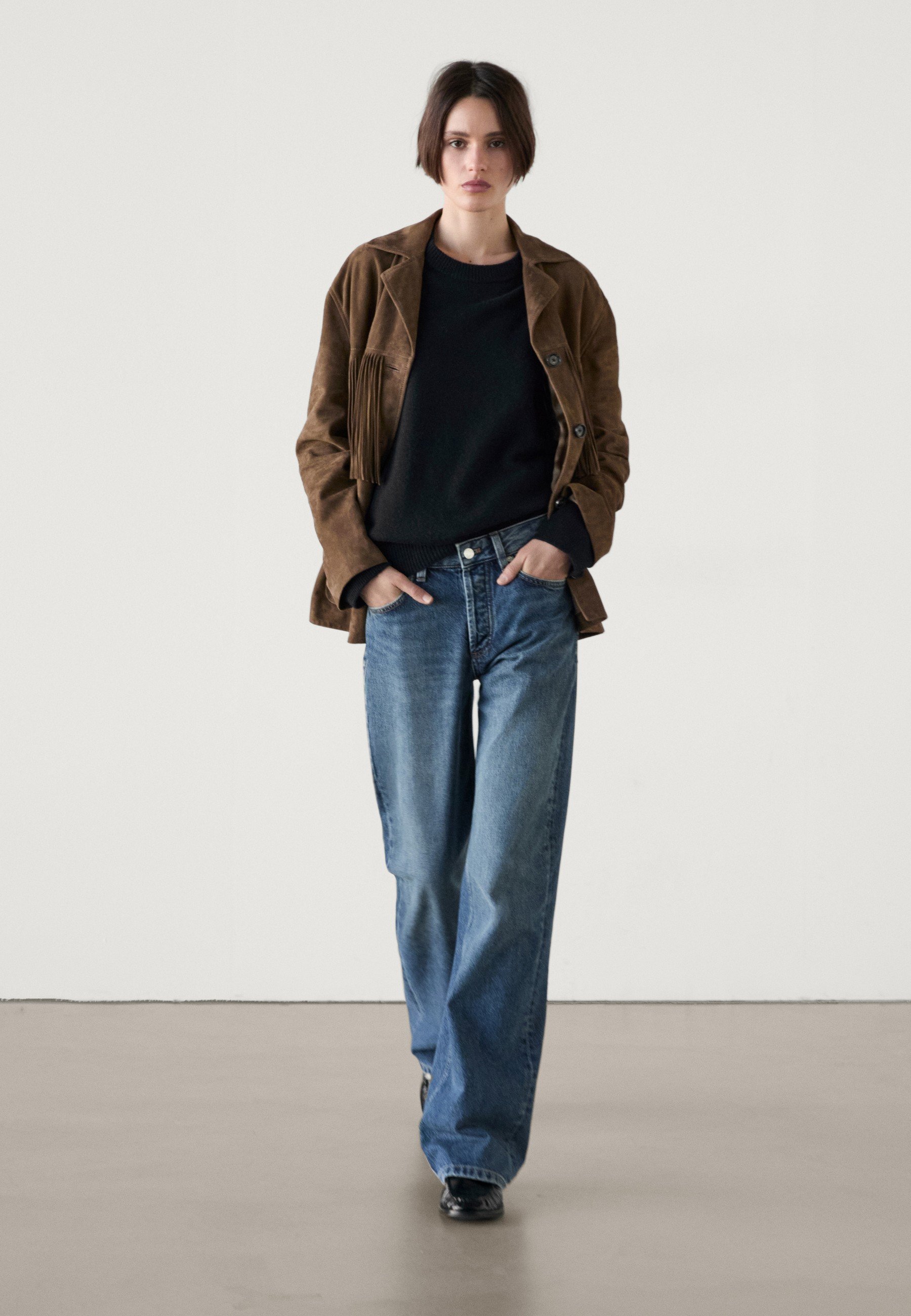 【Massimo Dutti】Mid-rise wide-leg llic-effect jeans Mid-rise wide-leg full length jeans · Medium Blue, Blue