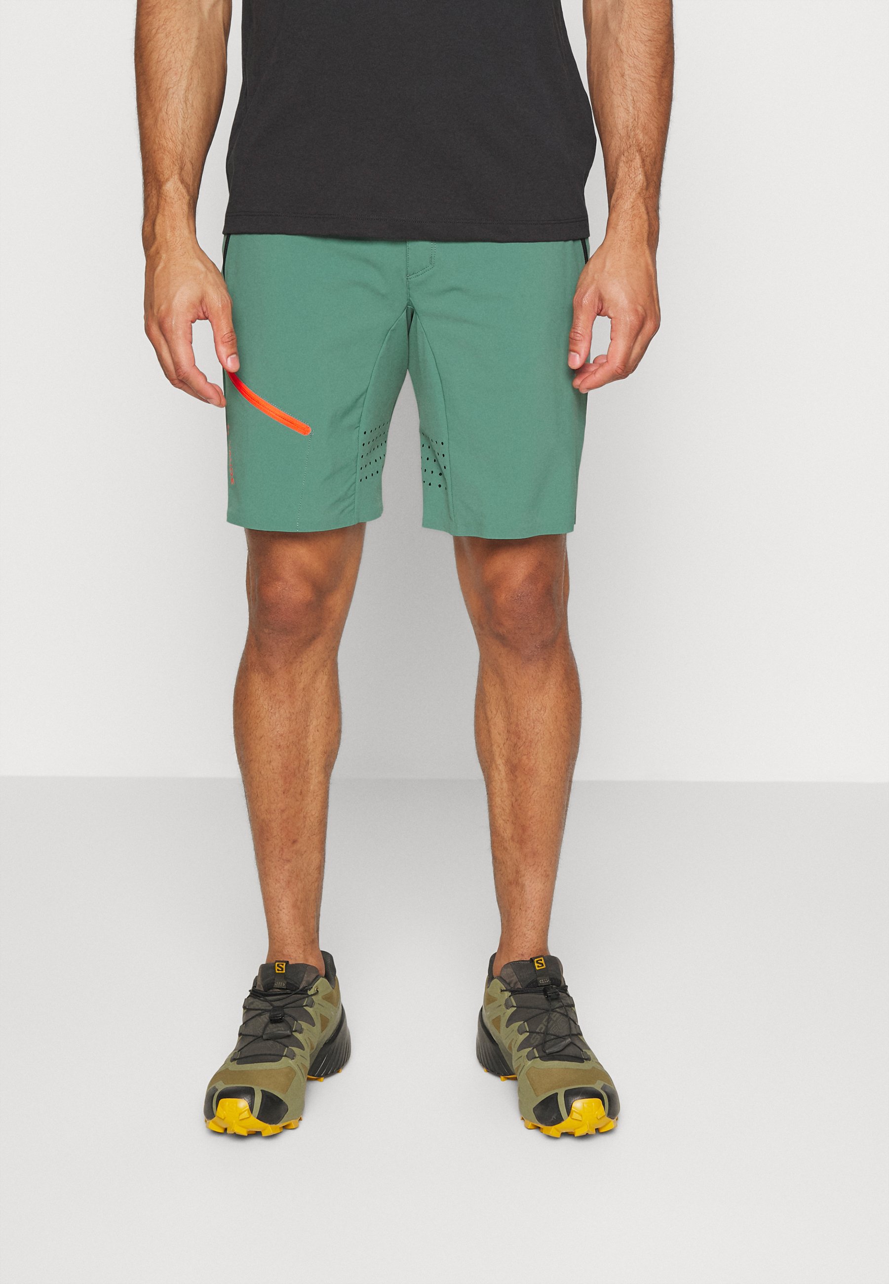 Vaude MENS SCOP II - Shorts outdoor - pine tree/verde - Zalando.it
