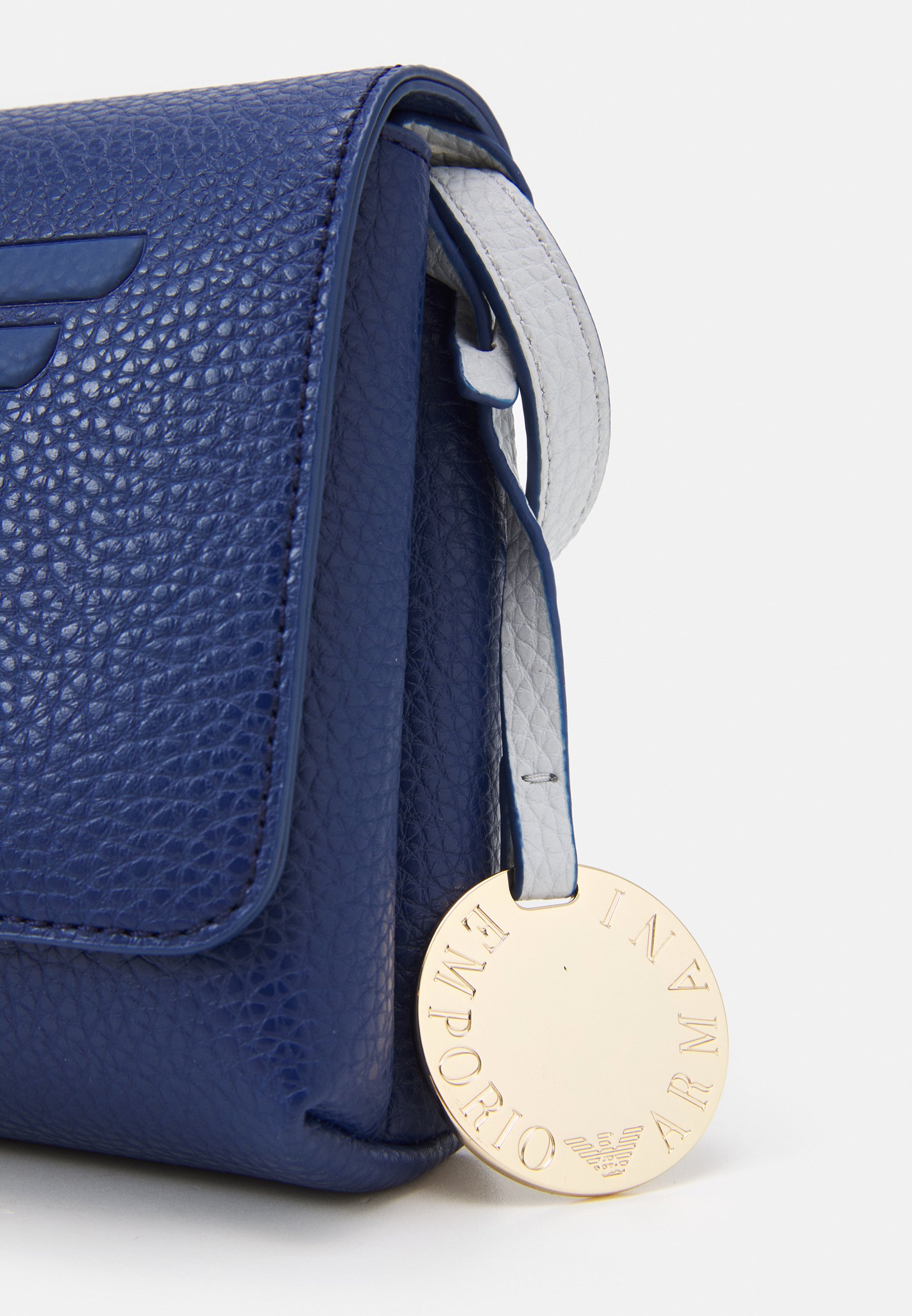emporio armani roberta eagle handbolsa