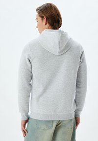 Thumbnail Image 3