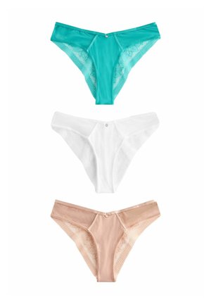 Három pár női bugyi: türkiz színű csipkével díszített, fehér csipke részletekkel és natúr színű, hálós oldalú. Mindegyik dekoratív gombbal rendelkezik.