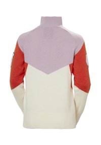 Sweter dzianinowy z podwyższonym kołnierzem oraz wzorem w kolorze bloku w odcieniach kremu, lawendy i czerwieni, z teksturowanymi rękawami oraz stylowym detalem naszywki.
