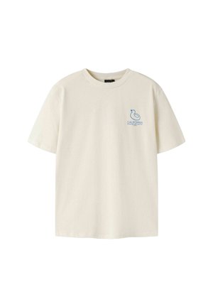 Cremefarvet T-shirt med korte ærmer med et lille blåt andelogo og ordet "California" på venstre brystområde.