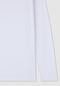 Biała koszula z długim rękawem wykonana z miękkiego, gładkiego materiału. Posiada okrągły dekolt oraz prosty krój z minimalną liczbą szwów.