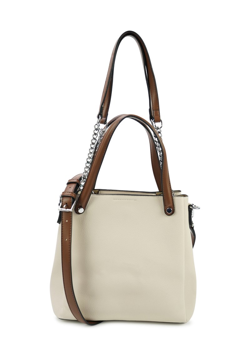 Beige leren handtas met bruine handvatten en een zilveren kettingaccent. Heeft een gestructureerde vorm en een afneembare schouderriem.