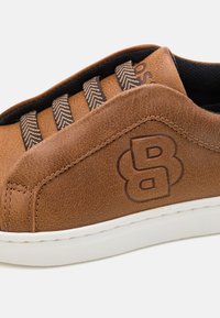 BOSS Kidswear TRAINERS UNISEX - Belebújós cipők - cookie