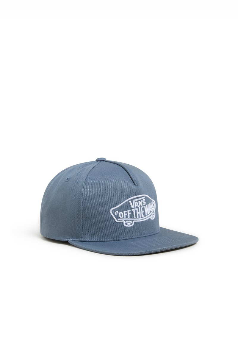 Gorra de béisbol de tela azul con el logotipo bordado en blanco "VANS OFF THE WALL" y diseño de visera plana. Construcción clásica de seis paneles.