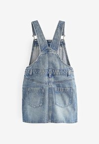 Sukienka ogrodniczka z denimu w jasnoniebieskim kolorze. Posiada szerokie ramiączka, dwie tylne kieszenie oraz prostą, wykończoną brzegiem o zfadzonym efekcie.