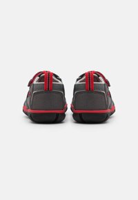 Keen SEACAMP II CNX CHILDREN UNISEX - Pārgājienu sandales - magnet/drizzle