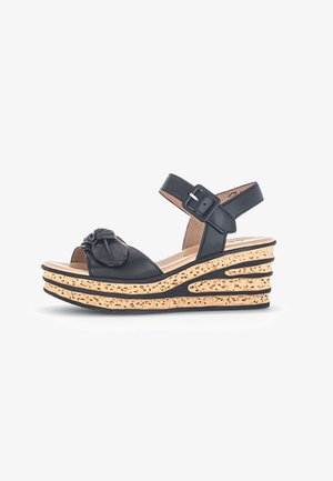 44.653 - Sandalen met plateauzool - schwarz