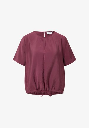 Bluzka z krótkim rękawem w błyszczącym odcieniu śliwki, z okrągłym dekoltem, marszczonym przodem, zapięciem na guziki z tyłu i ściągaczem na dole.