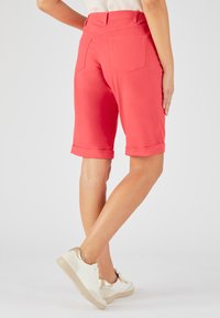 Damart BERMUDA EXTENSIBLE - Shorts di jeans - corail