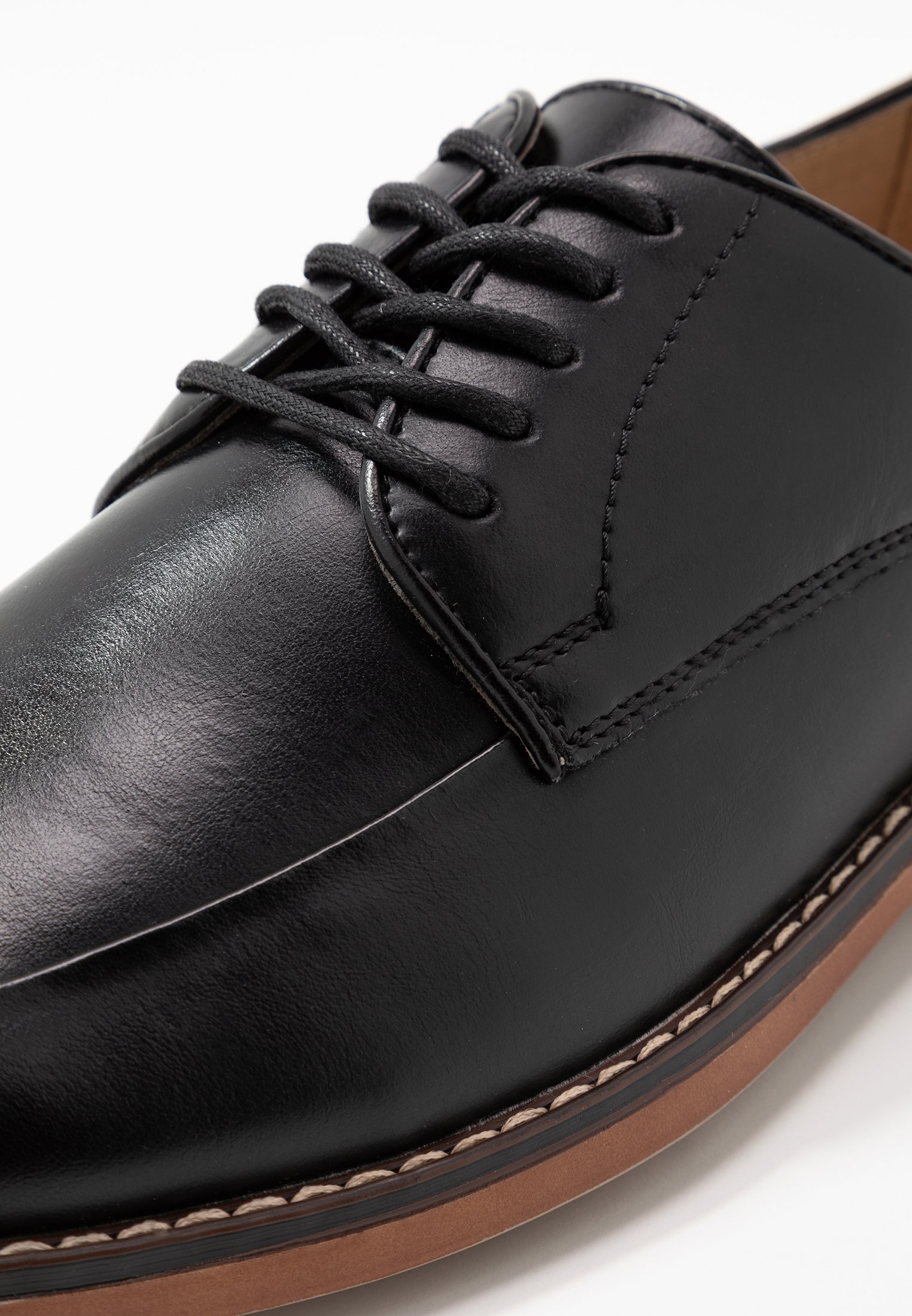 Madden by Steve Madden GEL Pensko med snøring black Madden by Steve Madden GEL Pensko med snøring black
