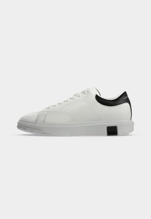 Armani Exchange, VENICE - Sneakers - off white/falcon