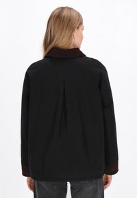 DreiMaster Let jakke / Sommerjakker - black