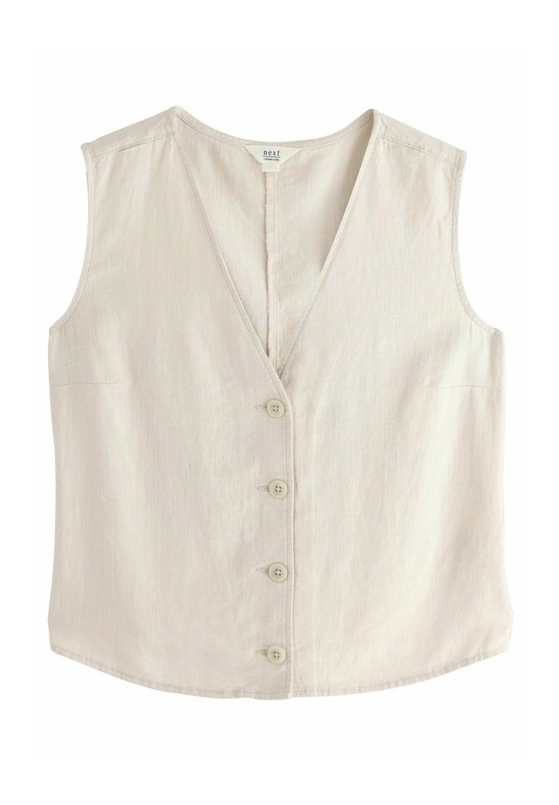 Blouse beige sans manches à boutons, col en V avec quatre boutons sur le devant, en tissu léger.