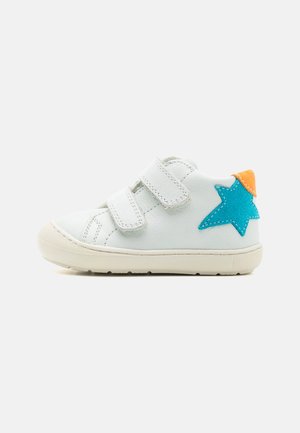 OLLIE STAR - Korkeavartiset tennarit - white