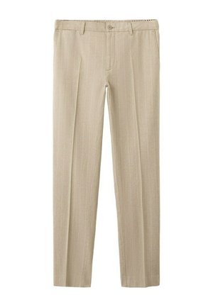 Pantalones beige entallados con sutiles rayas verticales, trabillas para cinturón, cierre frontal con botón y cremallera, y bolsillos laterales.
