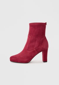 Unselected, bordeaux