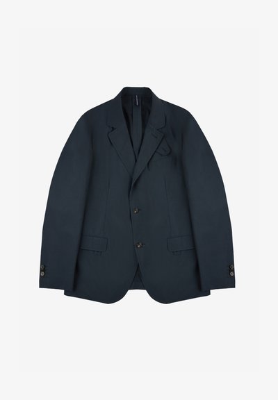 Granatowy żakiet o usztywnionym fasonie, z dwoma przednimi kieszeniami i trzema guzikami. Wykonany z gładkiej tkaniny o klasycznym designie ze szczeliną.