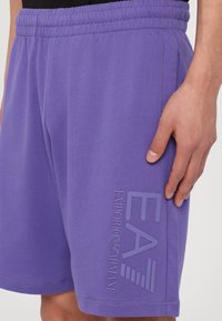 EA7 Emporio Armani Pantalones deportivos - corsican blue