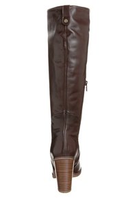 Botte haute jusqu'au genou en cuir marron avec un bout arrondi, une tige texturée, une fermeture éclair latérale et un talon bloc côtelé. Dotée d'un détail bouton en haut.