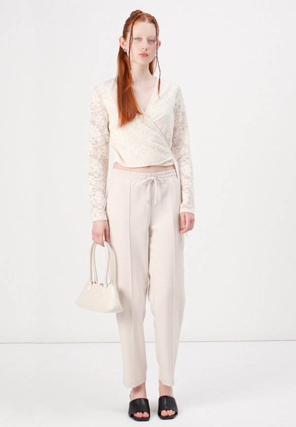 ONLLANDO PULL UP PANT - Trousers - pumice stone4