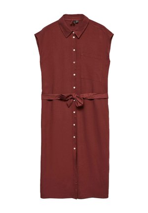 Vestido camisero sin mangas de color óxido, con collar, botones en la parte delantera, bolsillo en el pecho y cinturón de tela anudado a la cintura.