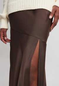 NA-KD Maksiseelik - brown