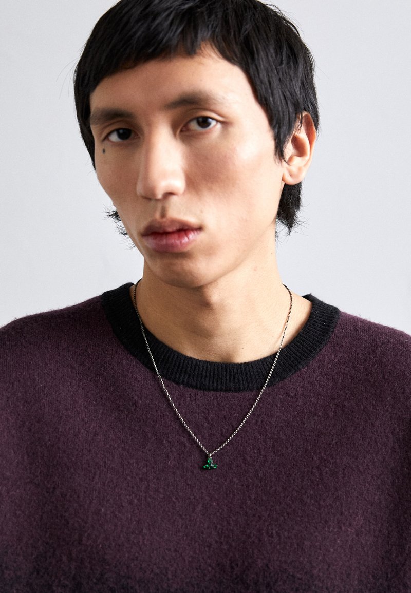Vivienne Westwood - TAMMY PENDANT UNISEX - Nyaklánc - ruthenium/green, Nagyítás