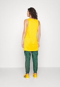 Jordan W J ESSEN UTILITY - Calças cargo - noble green