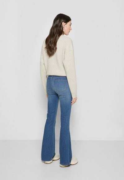 Tomorrow ALBERT FLARE - Calças de ganga bootcut - florence