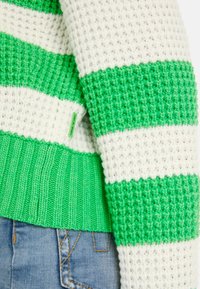 Marc Cain Strickpullover - dark apple green